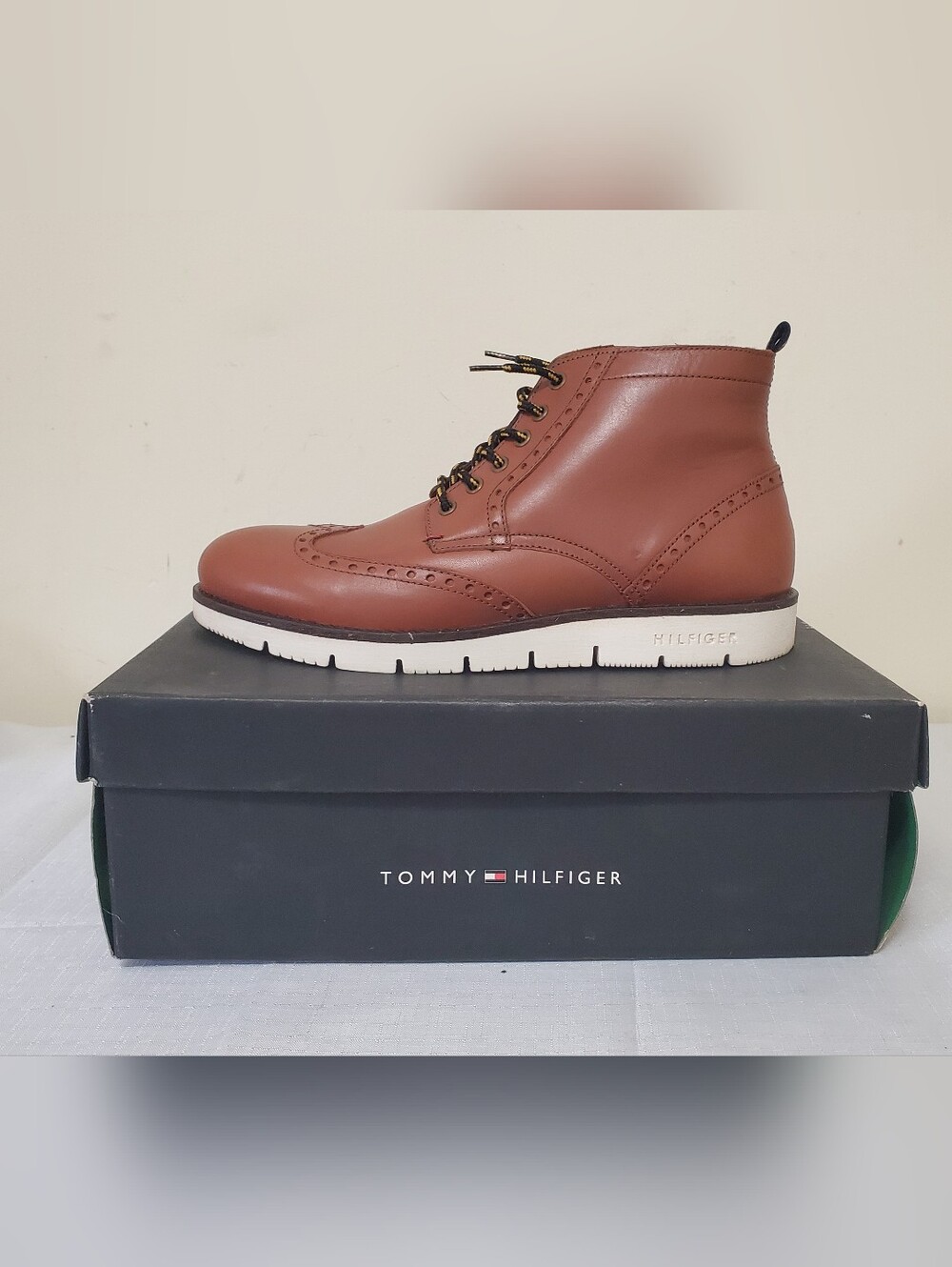 Tommy Hilfiger Wingtip Chukka Boots Size 11